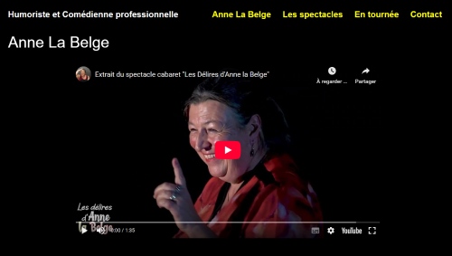 Anne La Belge en pleine performance dans son spectacle cabaret 'Les Délires', extrait vidéo disponible sur son site officiel