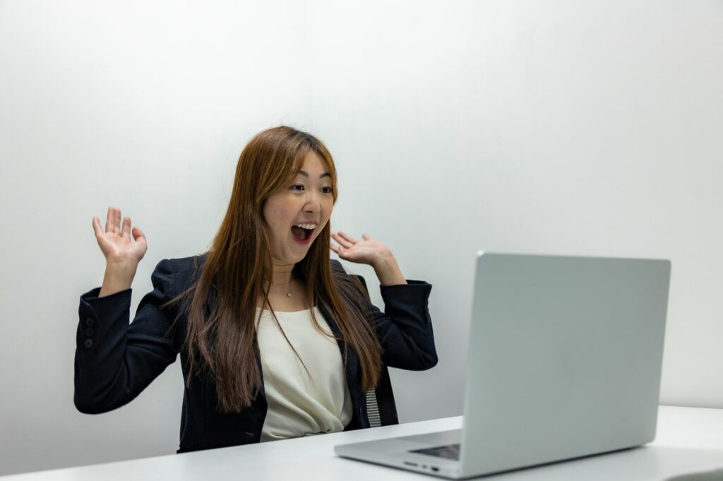 Comment j'ai fait gagner des heures à mes clientes de MoonBook.eu grâce à l'automatisation de blog